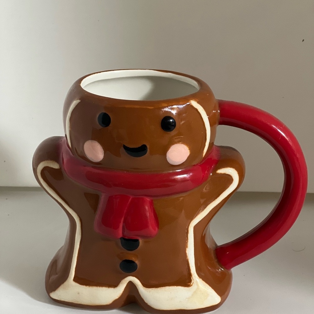 Gingerbread man mug - perfect for Christmas or any holiday #christmas #holiday
